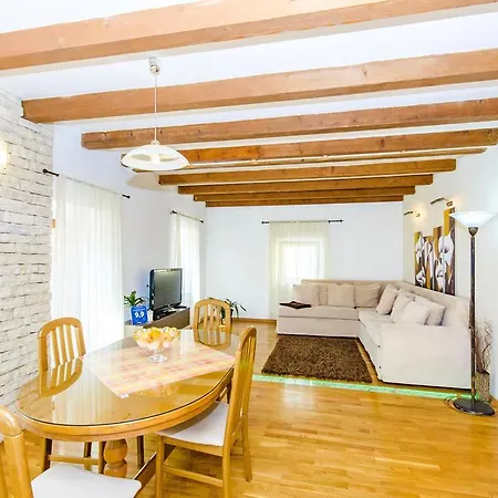 Diocletians Center *