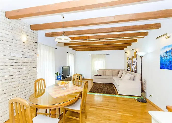 Diocletians Center *